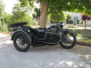 BMW R12 side car