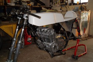 Honda 550 four reservoir dessus